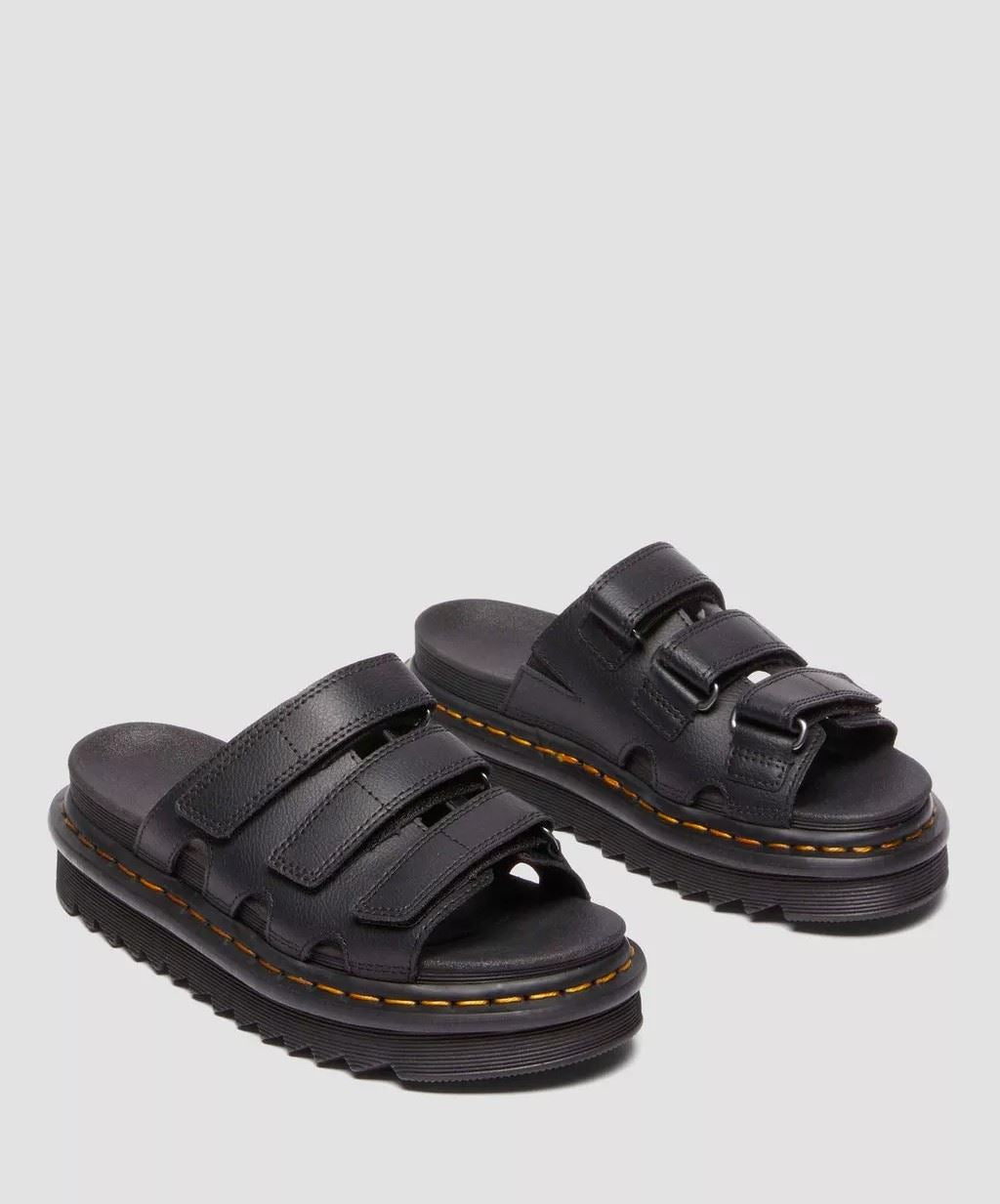 Dr. Martens Raine Athena Slides De Cuero Para Mujer En Negro